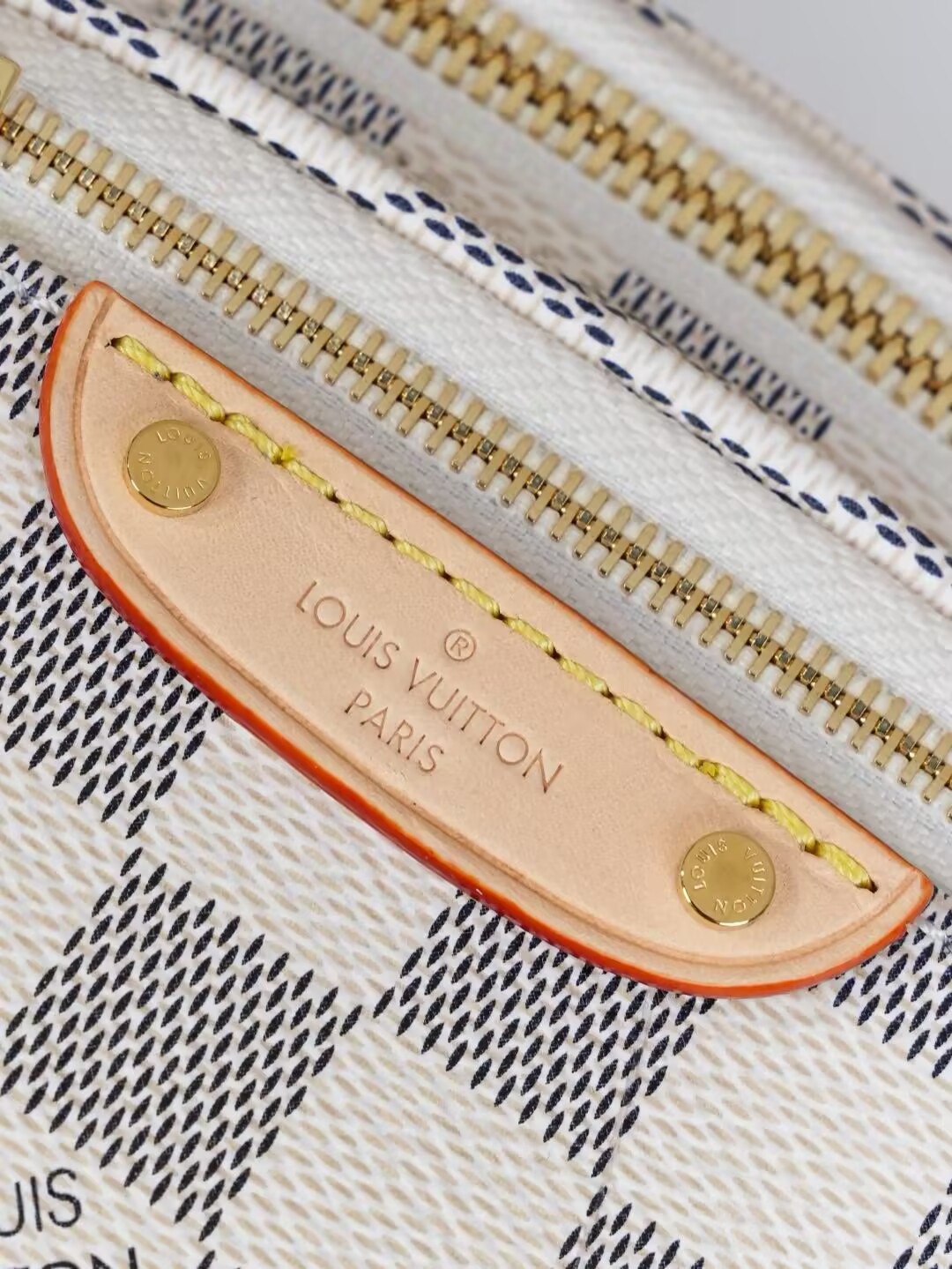 LV Mini Bumbag N00130 17x12x9.5cm