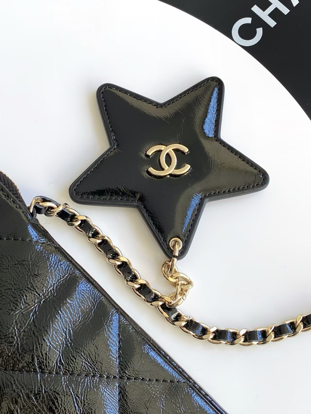 Ch*el phone holder with chain 18x11x2.5cm