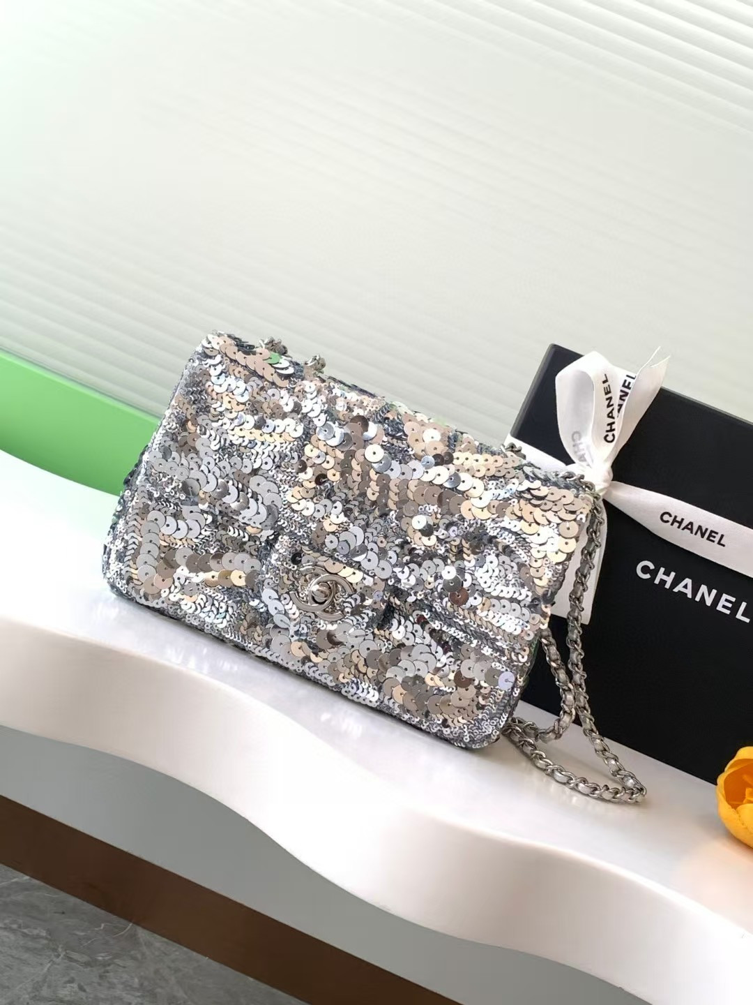 Ch*el CRUISE 25C FLAP BAG 14x21x8cm