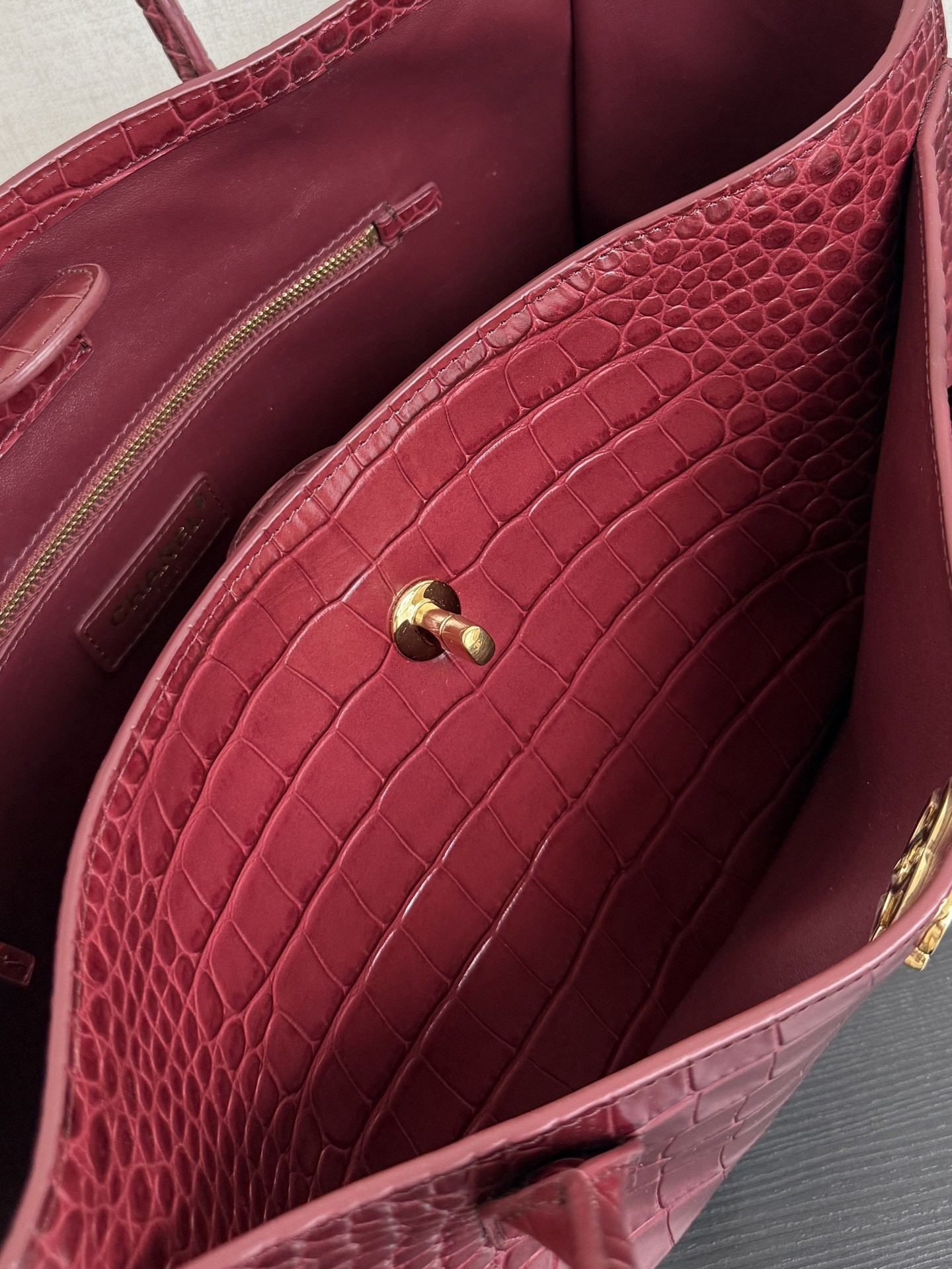 Ch*el tote crocodile-embossed bag 35x20x13cm