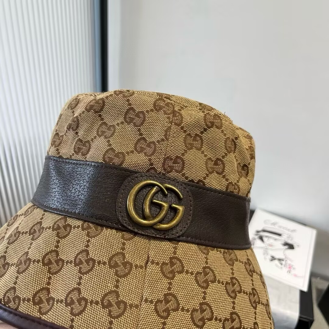 G*u*i gg canvas bucket hat