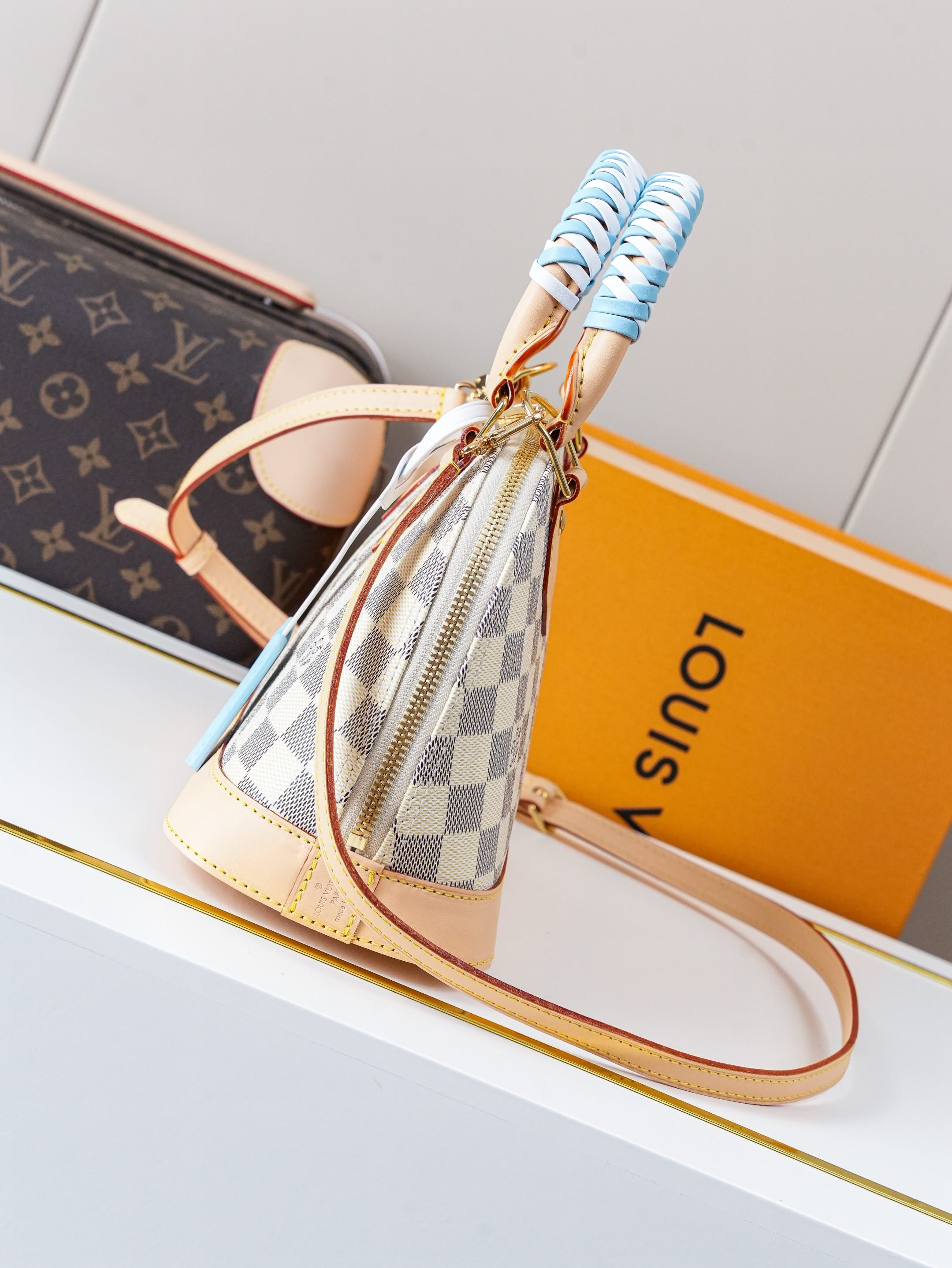 LV Alma BB N40902 23.5x17.5x11.5cm
