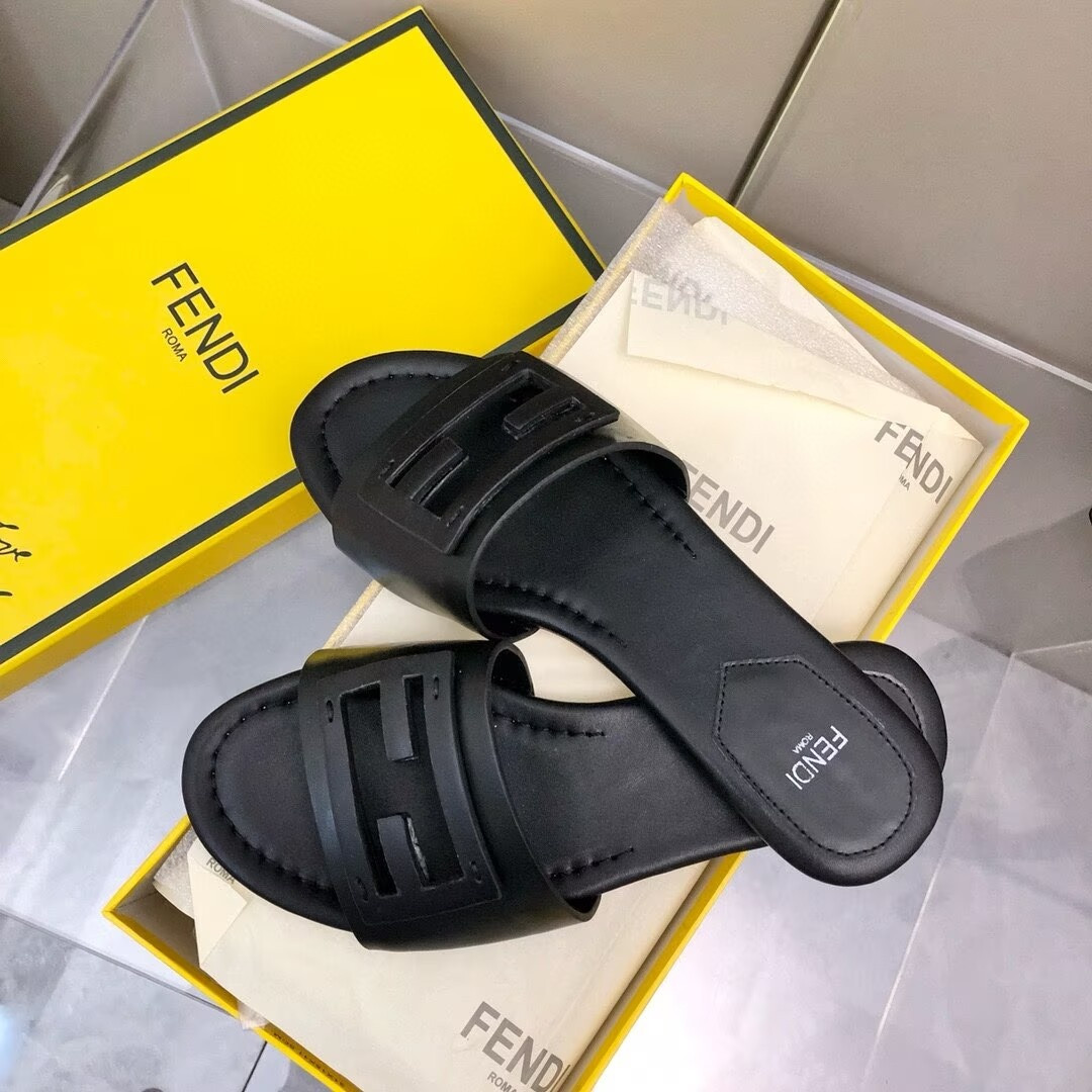 ua F**di baguette leather slides