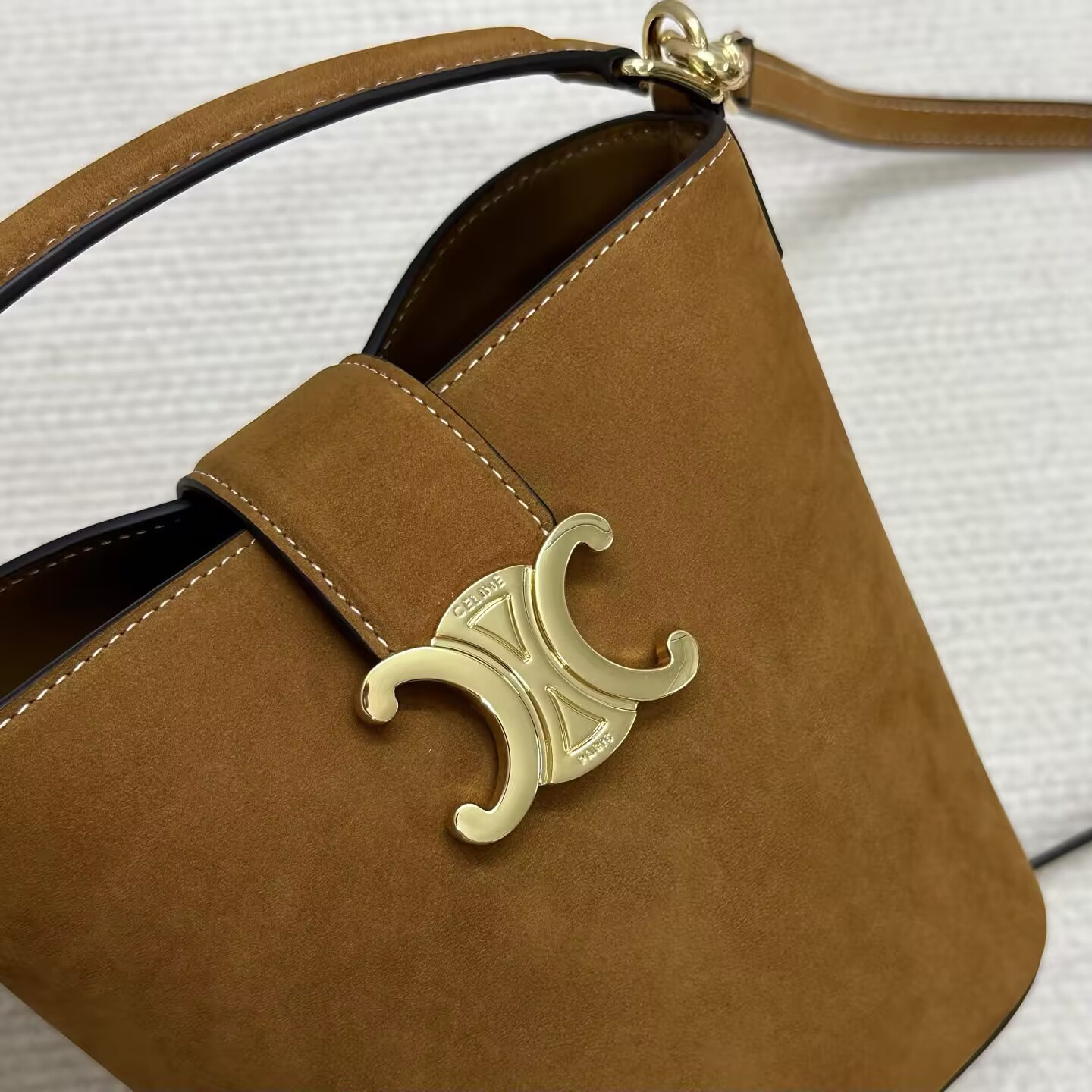 Ce**e mini bucket l0*ise in nubuck calfskin 13.5x16x10cm