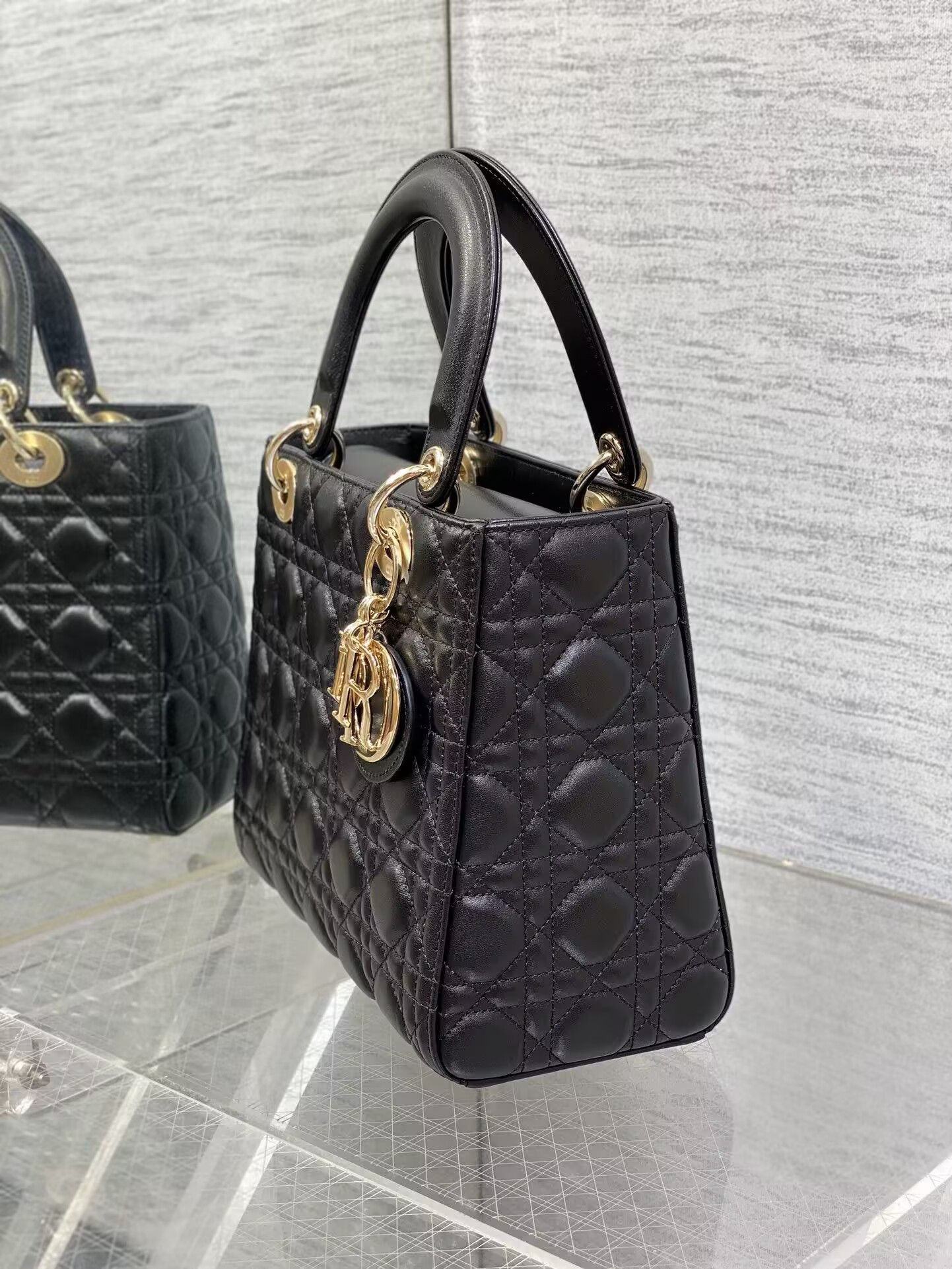 medium lady D*or bag 24 x 20 x 12 cm