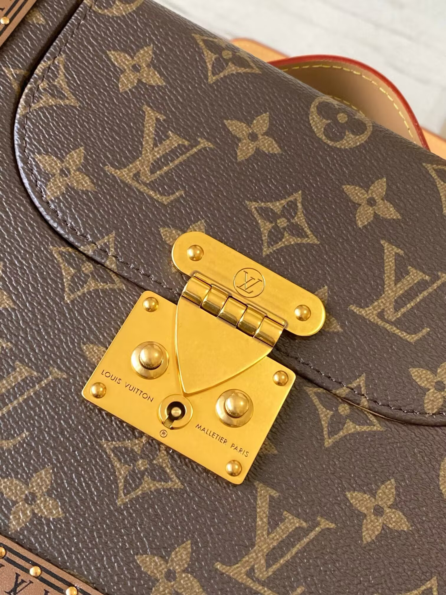 LV MONTSOURIS TRUNK Portable Hard Case M15166 22x17x7cm