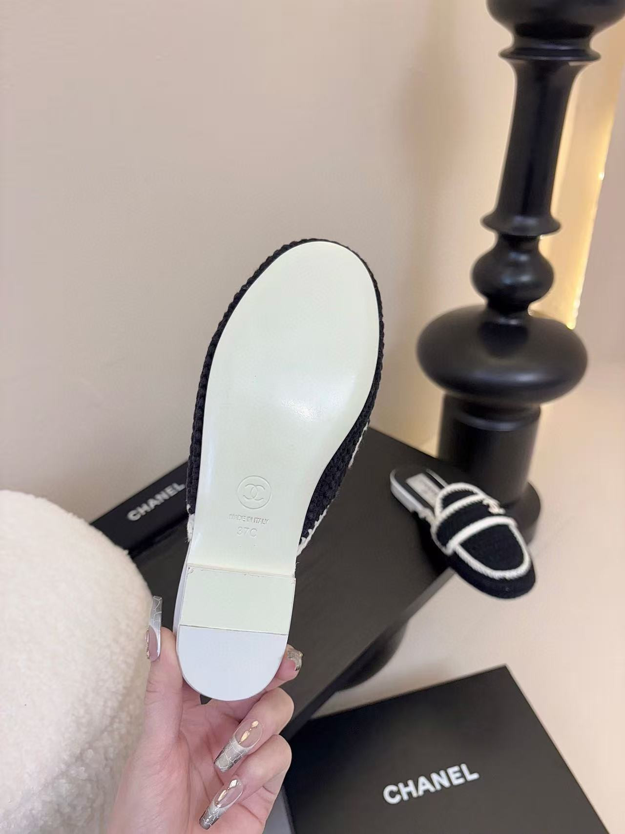 UA Ch*el Slides