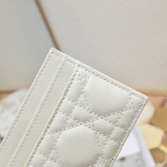 D*0r Card Holder
