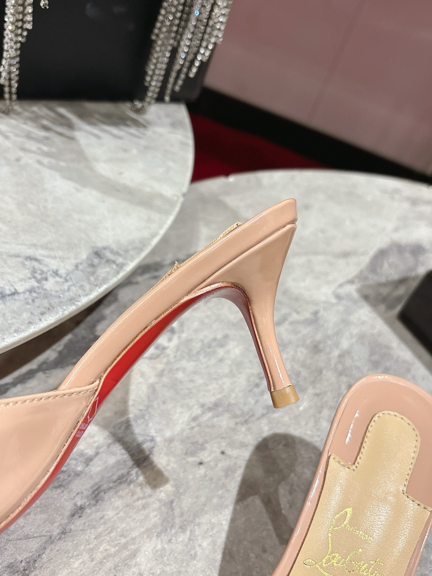 ua Ch**an louboutin me dolly calfskin leather mules
