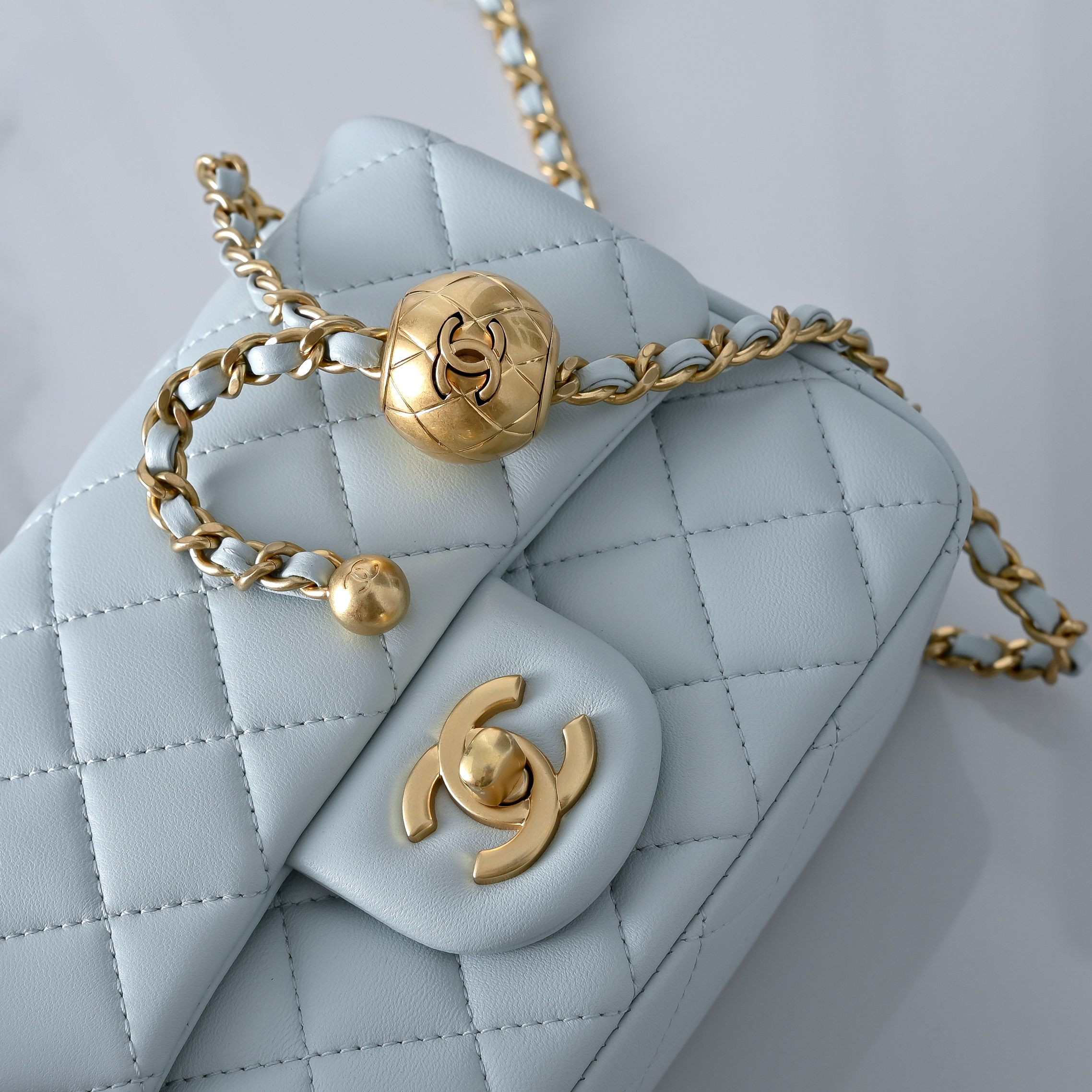 Ch*el mini flap bag light blue as1786 13.5x17x8cm