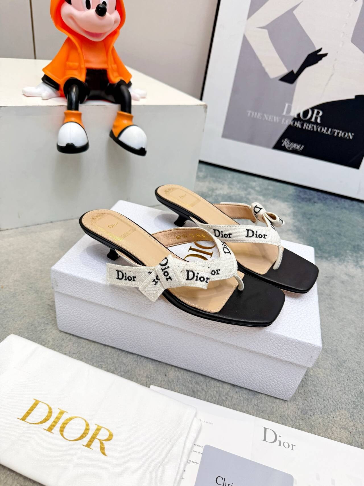 ua D*or j