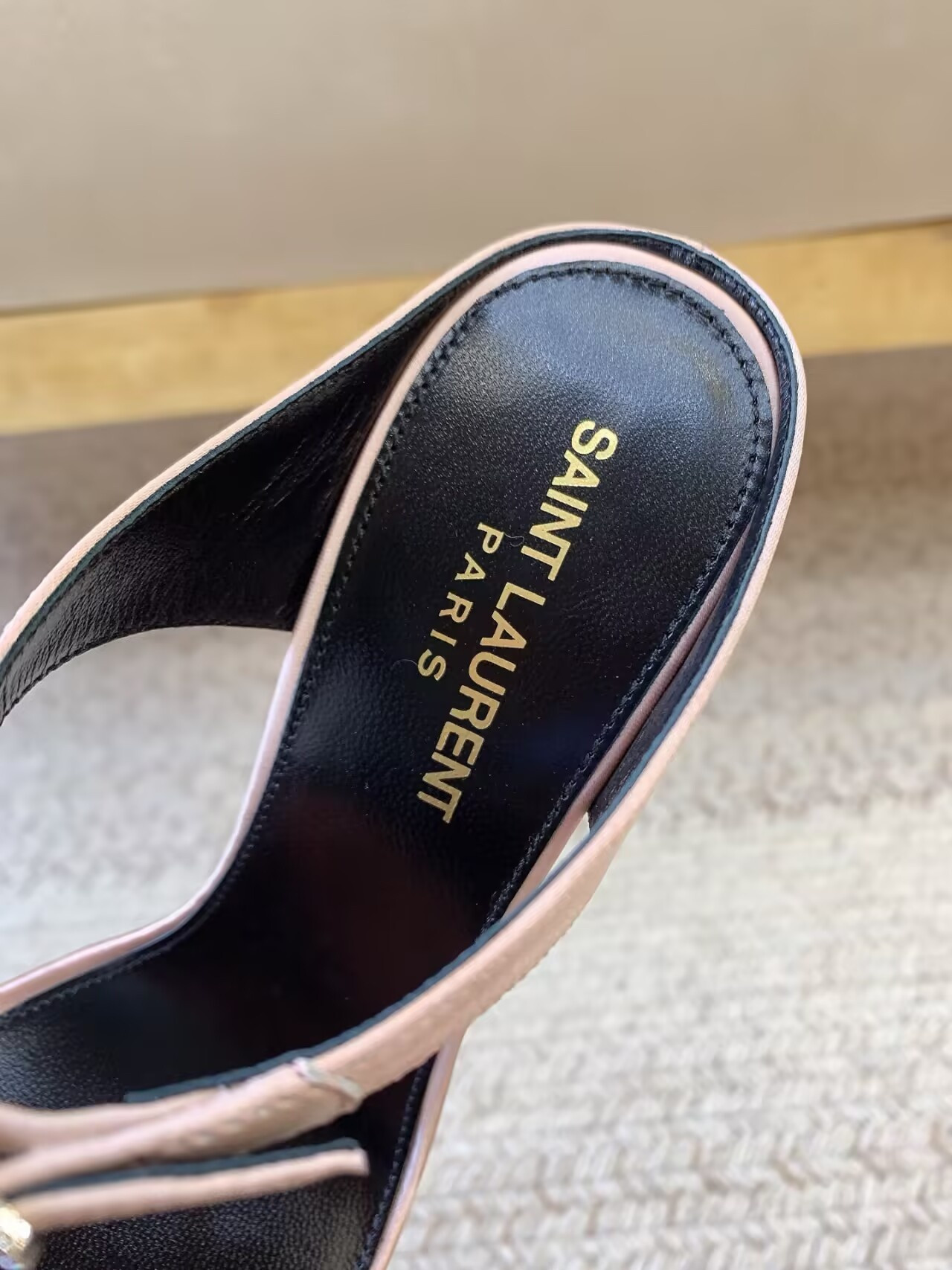 ua Y*L dive sandals