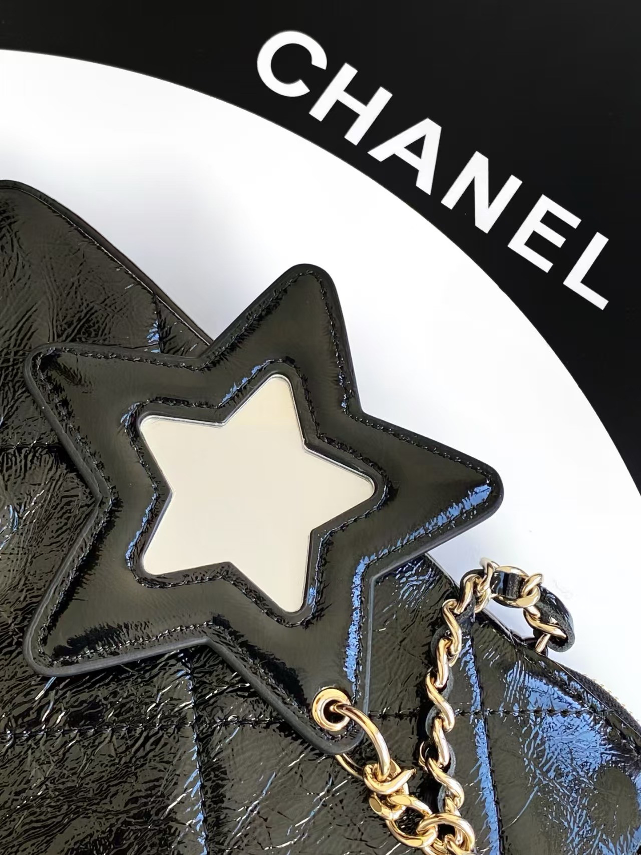 Ch*el phone holder with chain 18x11x2.5cm