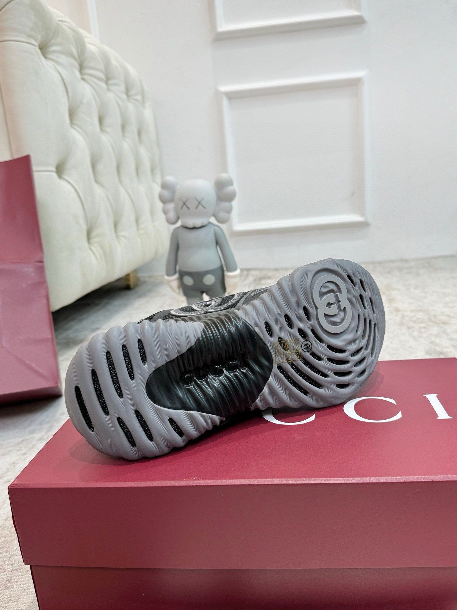 ua G*u*i ripple sneaker