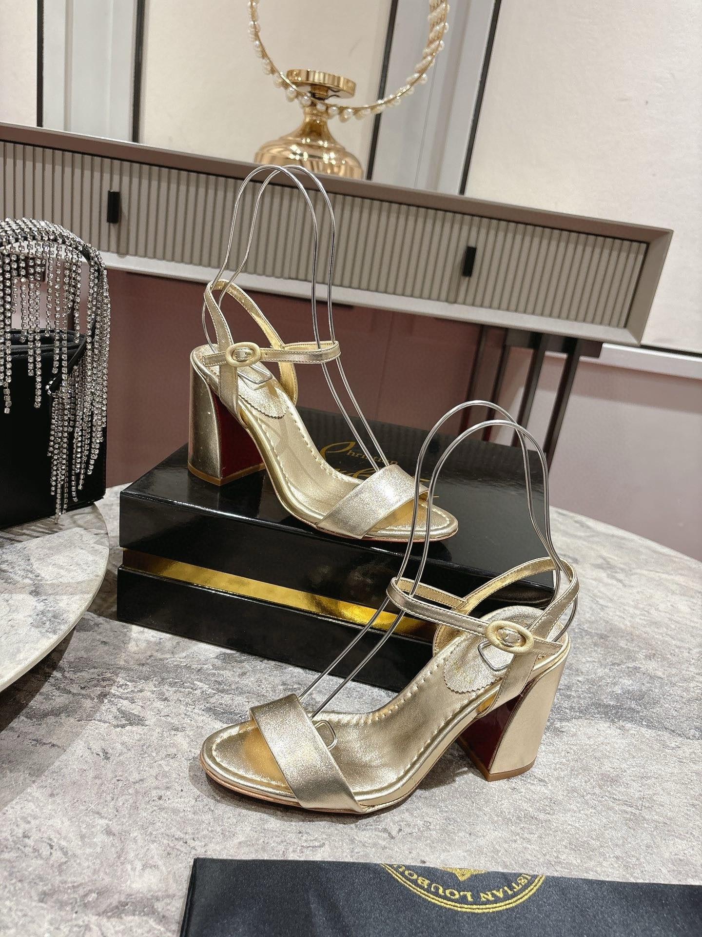 ua ch**an louboutin miss jane leather sandals(cusT0mized, no exchange no return, about 15 days)