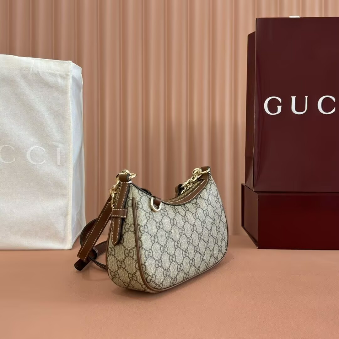 G*u*i gg emblem small shoulder bag 24x16.5x6cm