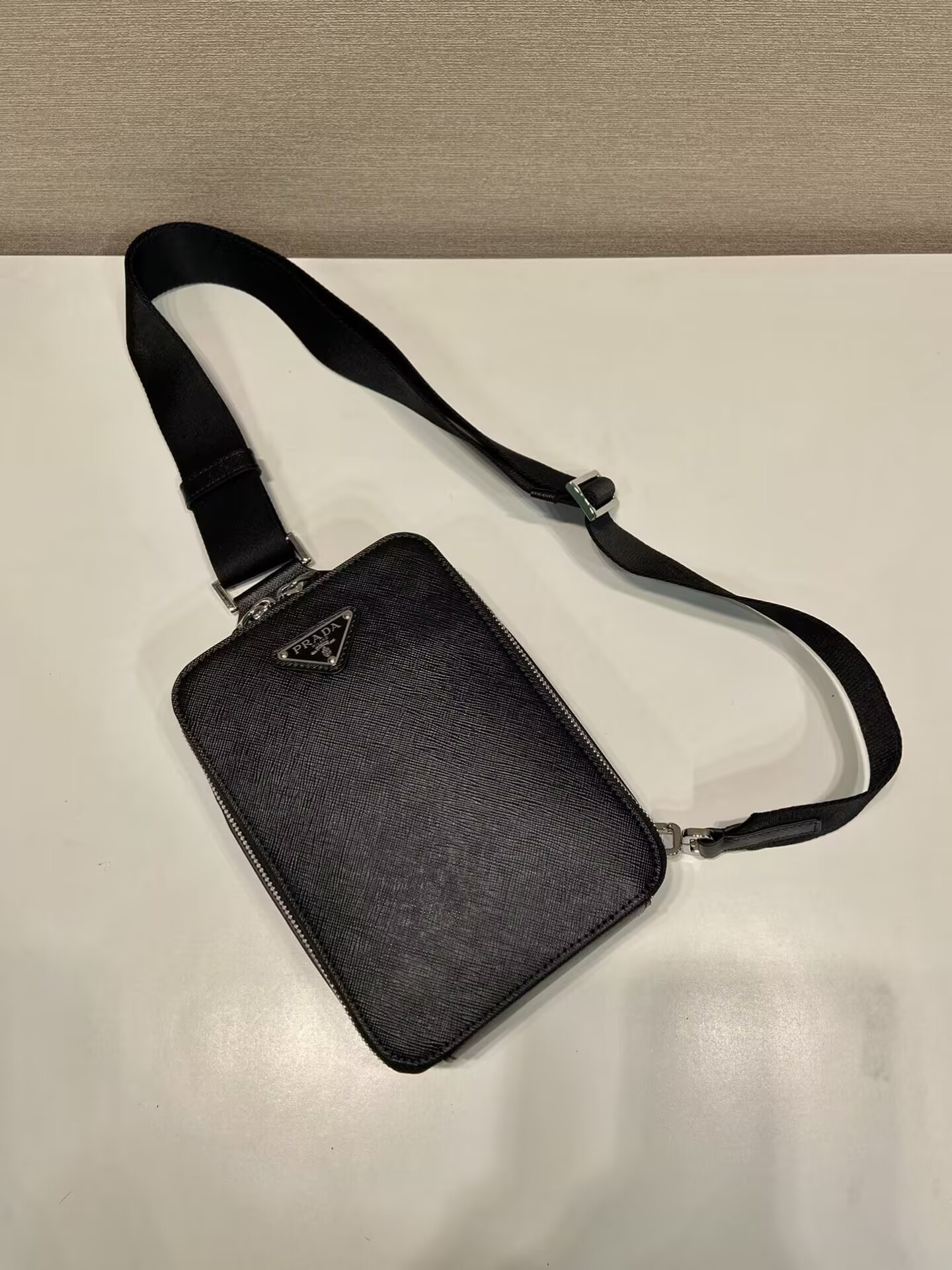 Pra*a brique saffiano leather bag 14x20x5cm