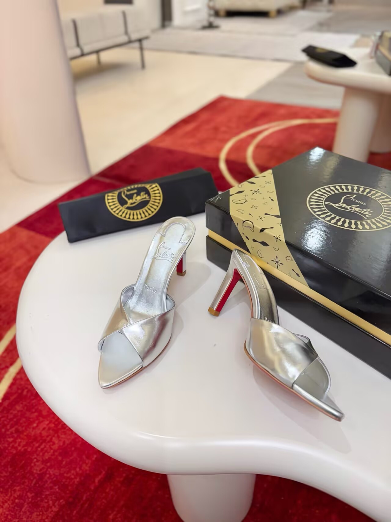 ua Ch**an louboutin me dolly mules 8.5cm heel