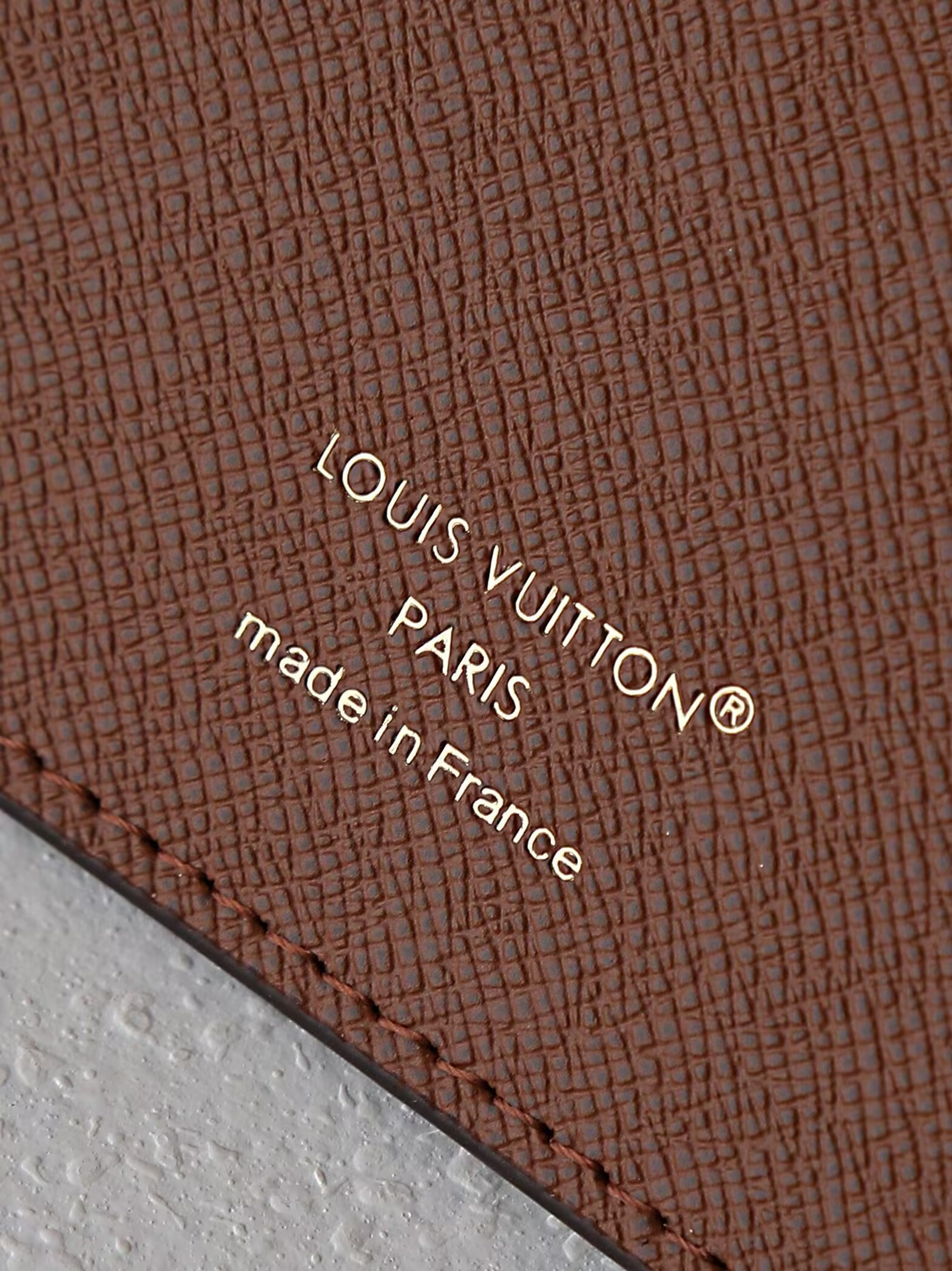 LV Passport Cover M27548 10x14x2.5cm