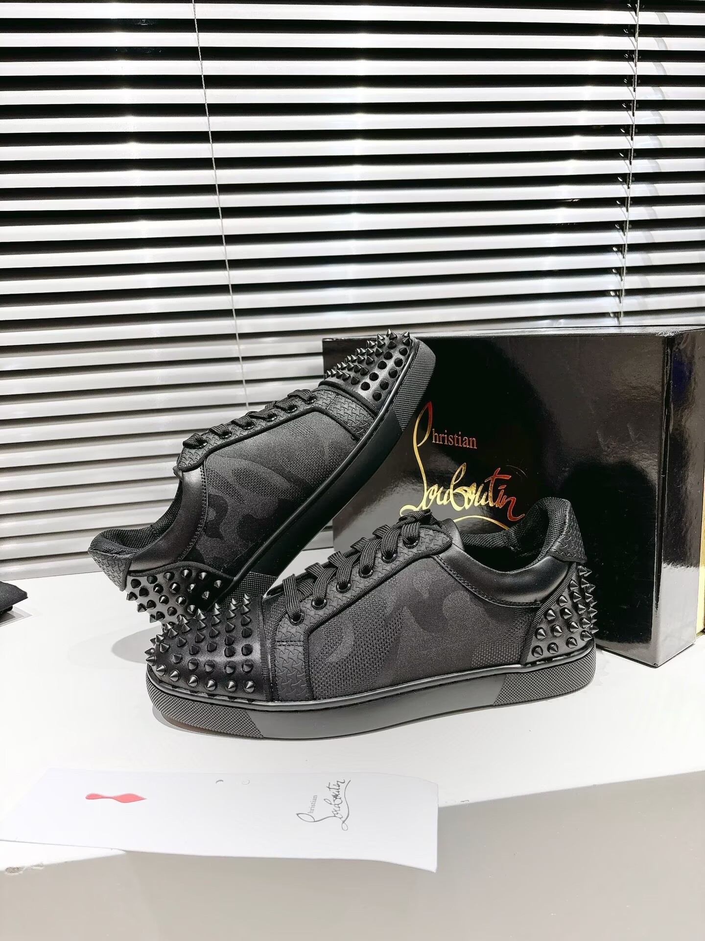 ua Ch**an louboutin seavaste 2 orlato sneakers