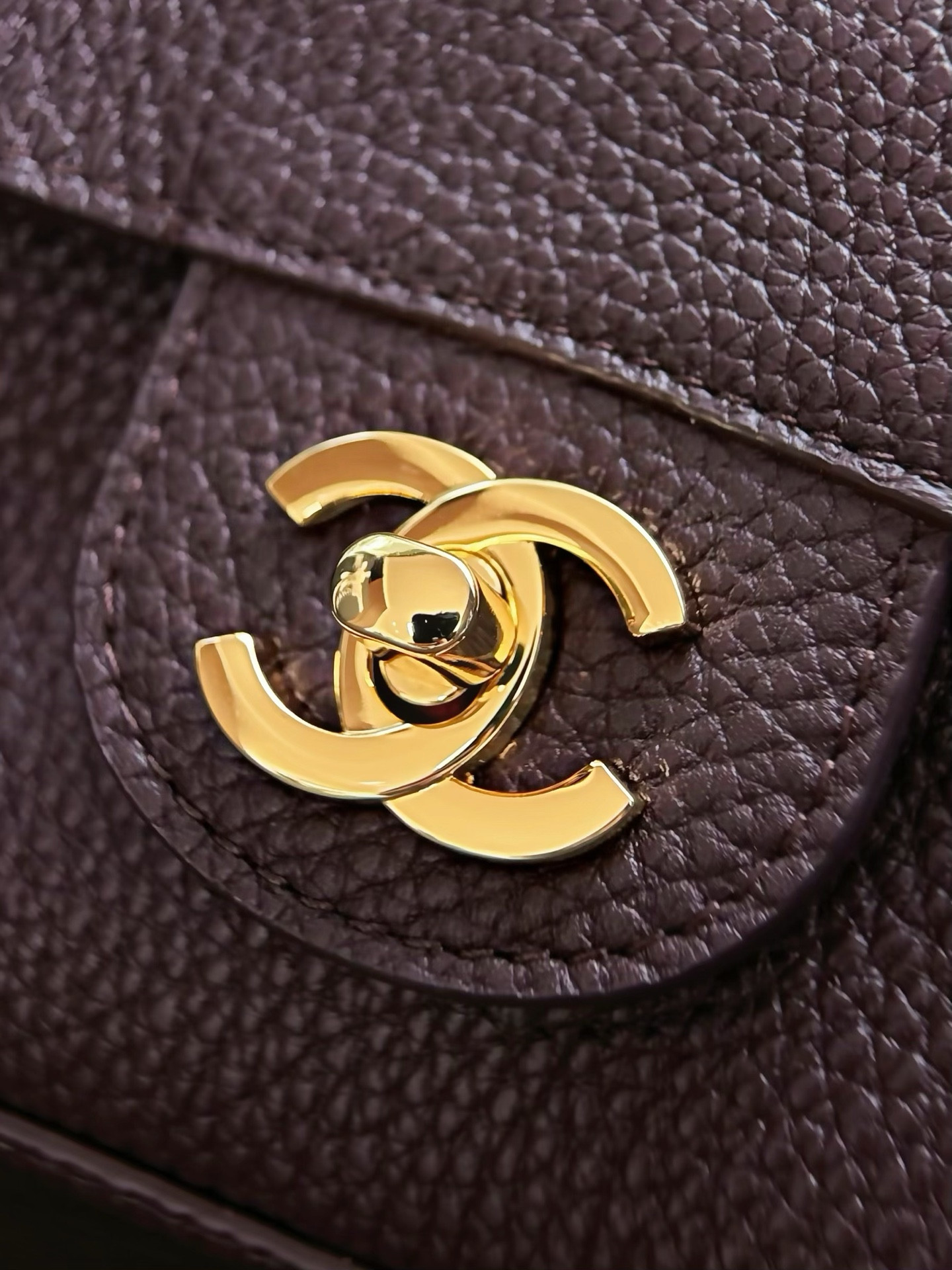 Ch*el mini flap bag coffee gold hardware as6573 13x20x6cm