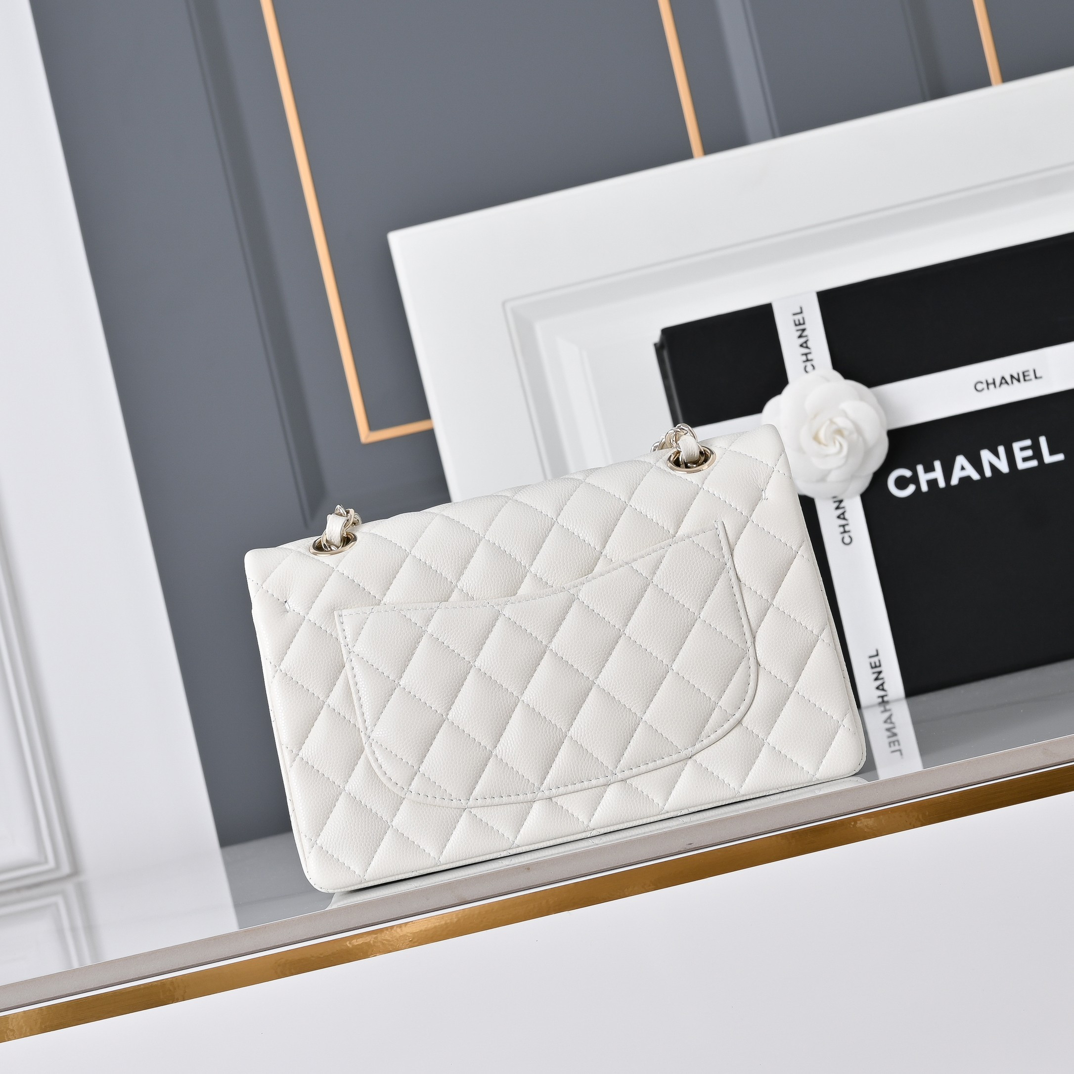 Ch*el classic flap handbag off-white with light gold hardware and caviar leather a01113 23x14.5x6cm