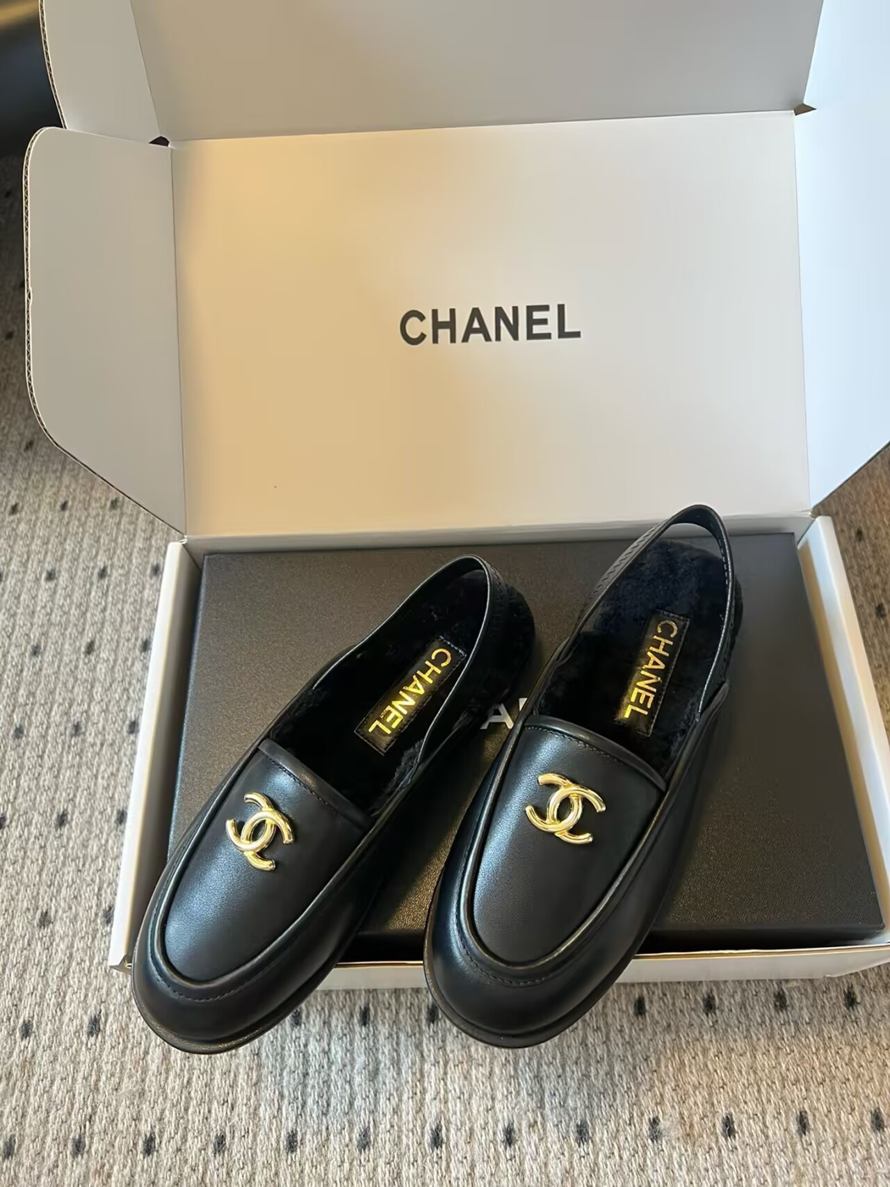ua Ch*el shoes