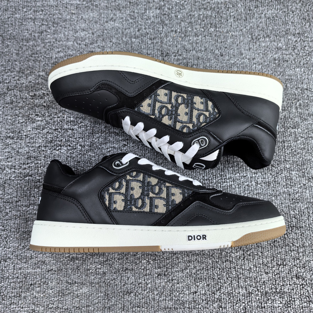 UA D*0r Sneaker