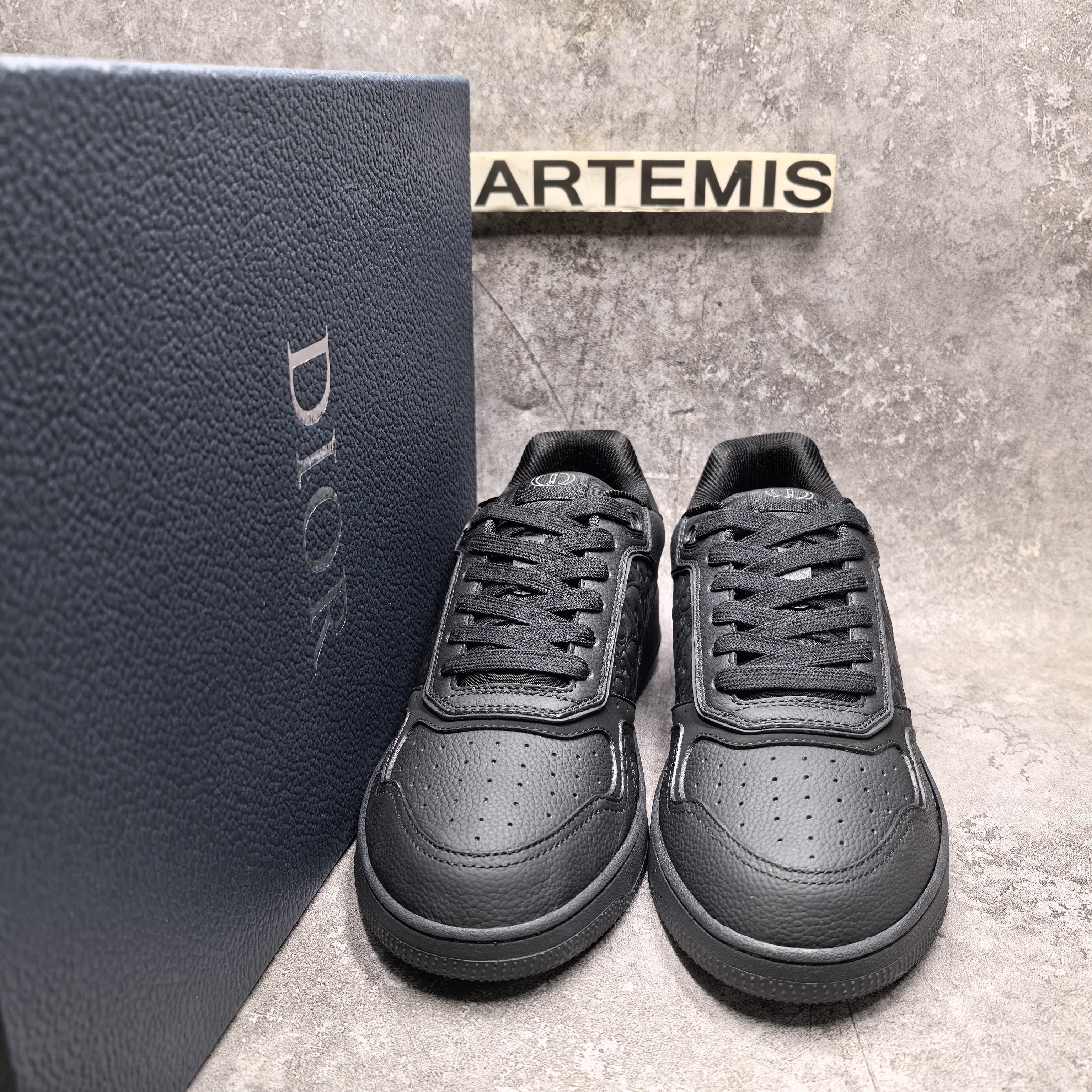 UA D*0r Sneaker