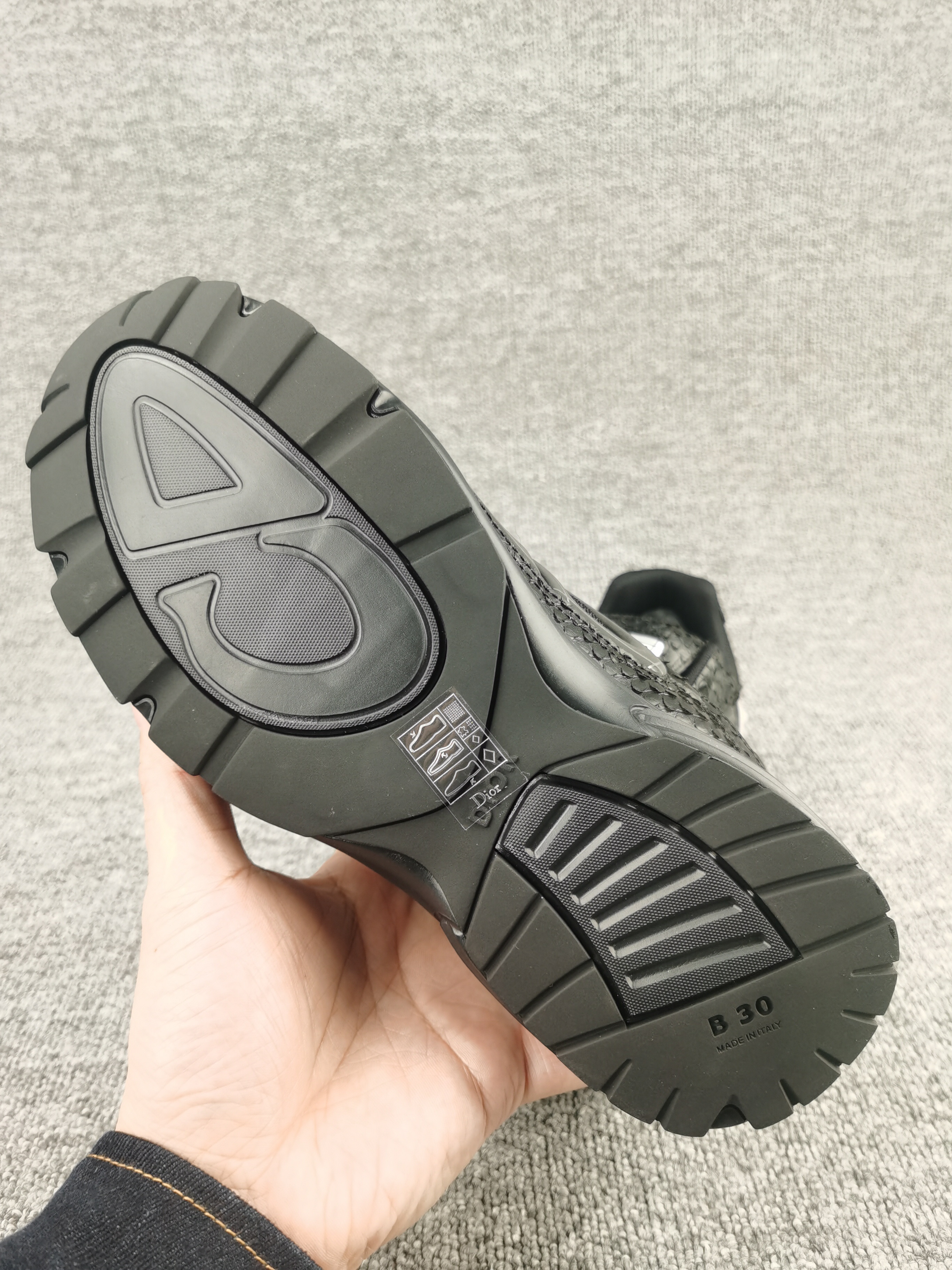 UA D*0r B30