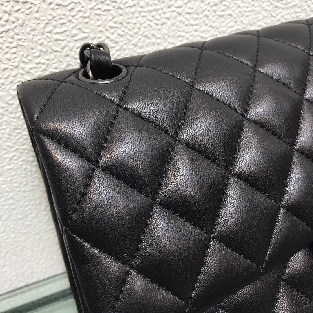 Ch*el CRUMPLED CALFSKIN QUITED DOUBLE FLAP BLACK 15.5x25.5x6.5cm
