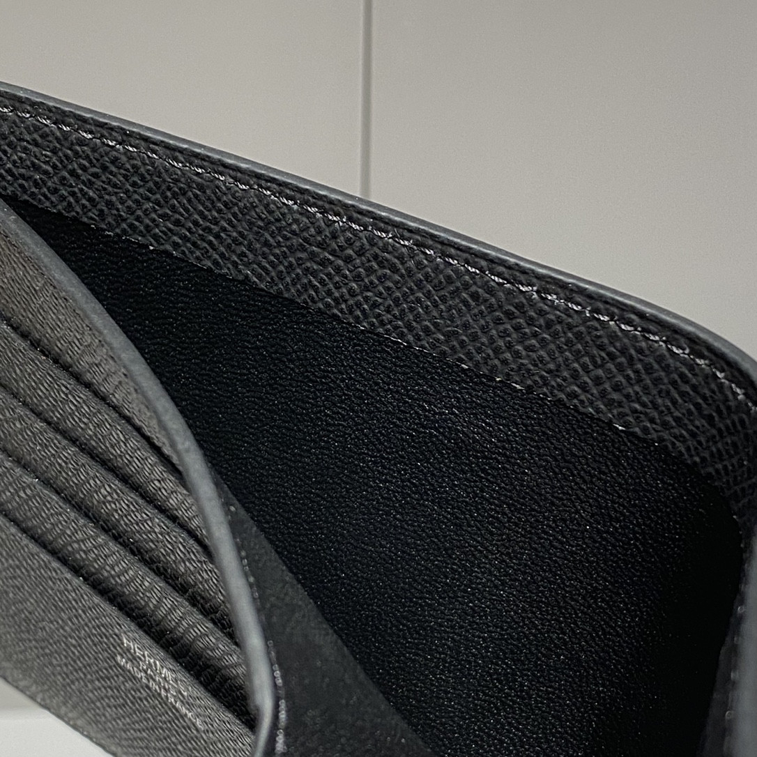 H**me5 poker compact wallet