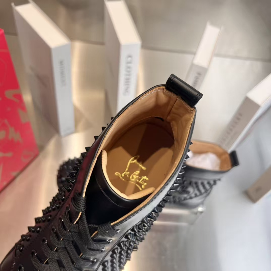 ua Ch**an louboutin l0*is strass sneakers