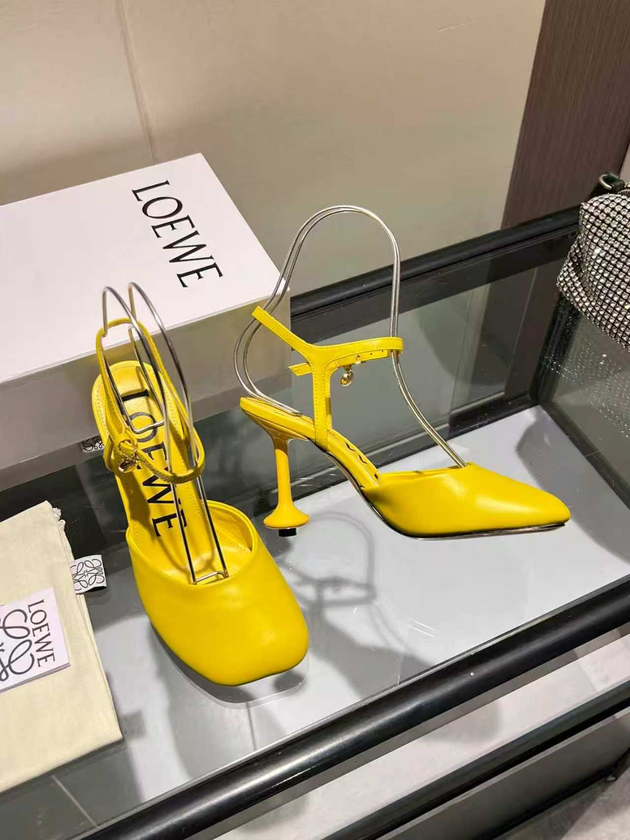 ua L0ew* toy ankle strap pump