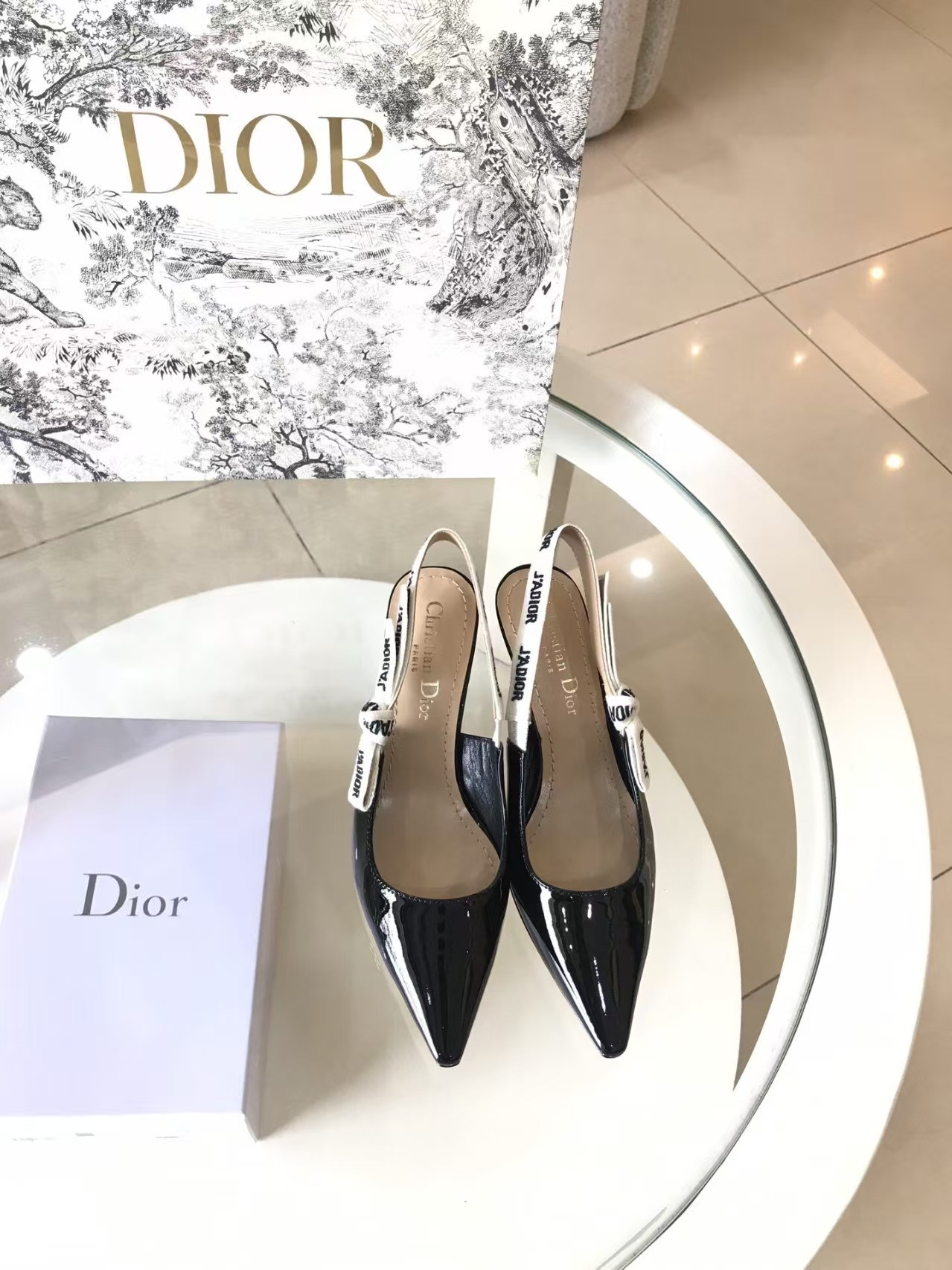ua D*or j