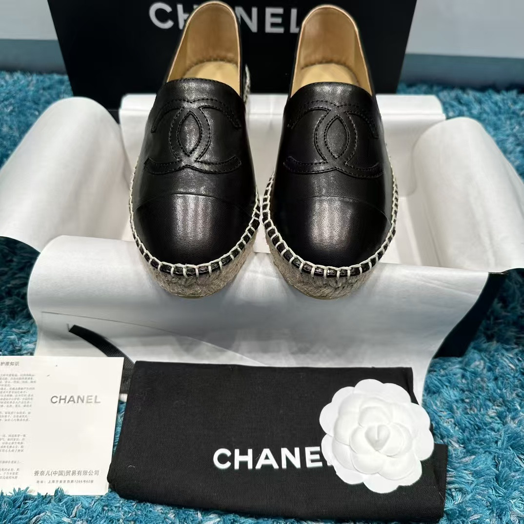 ua Ch*el espadrilles