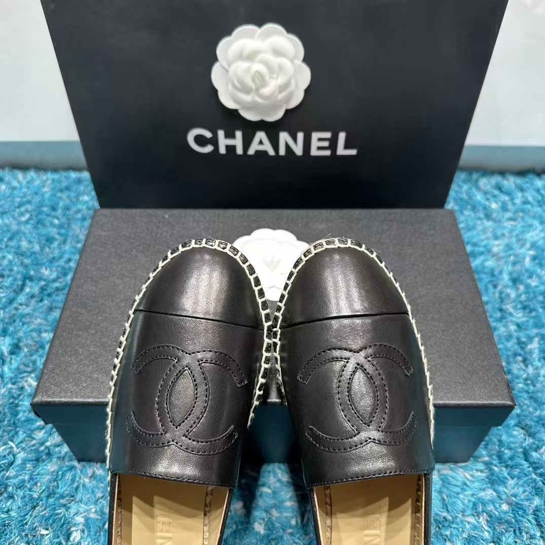 ua Ch*el espadrilles