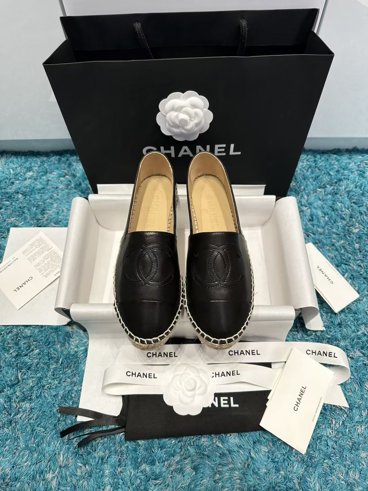 ua Ch*el espadrilles