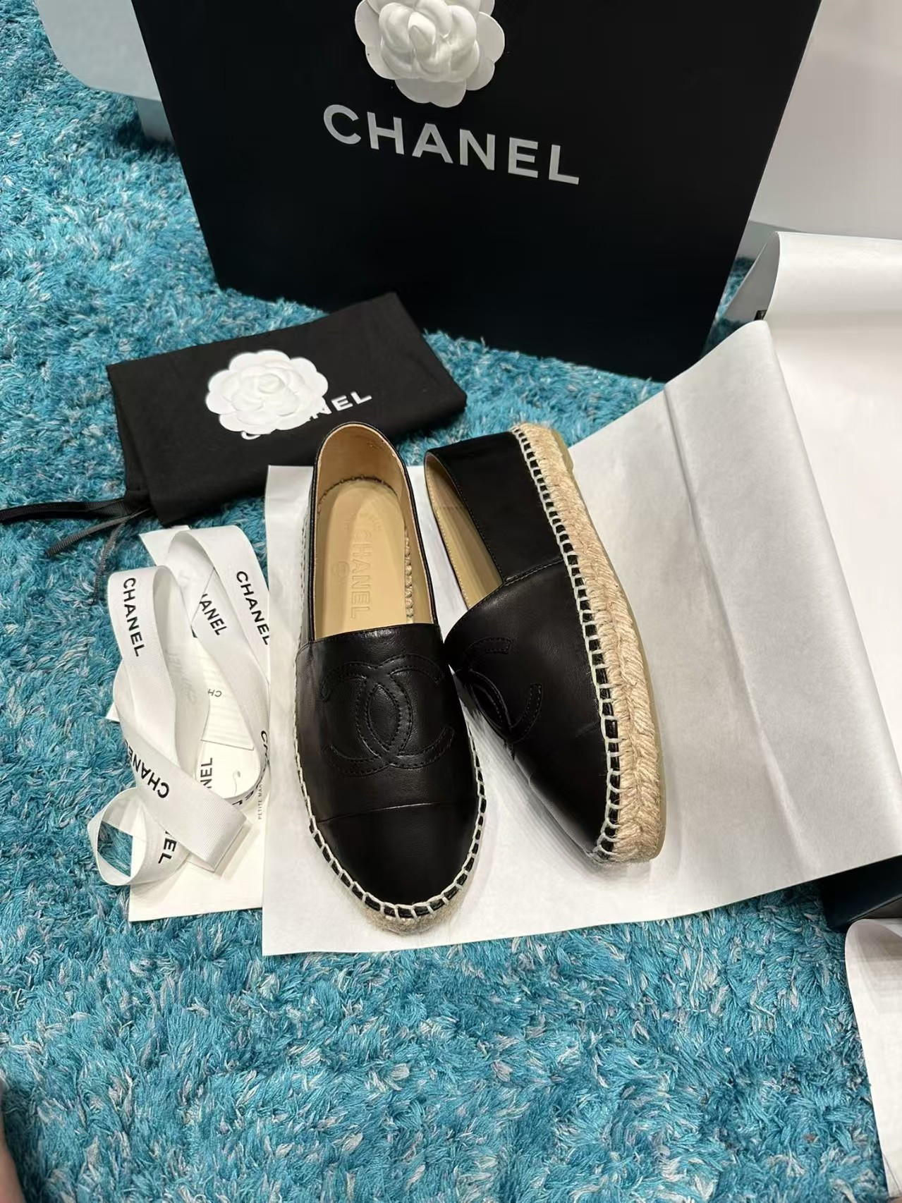 ua Ch*el espadrilles