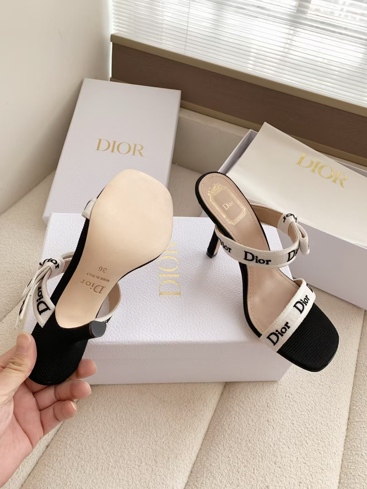 ua D*or heeled sandal