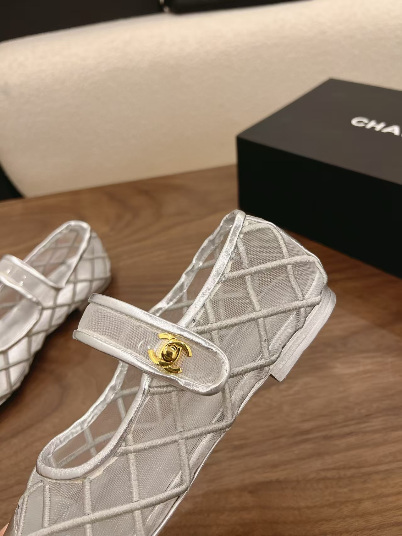 ua Ch*el mary jane ballet flats
