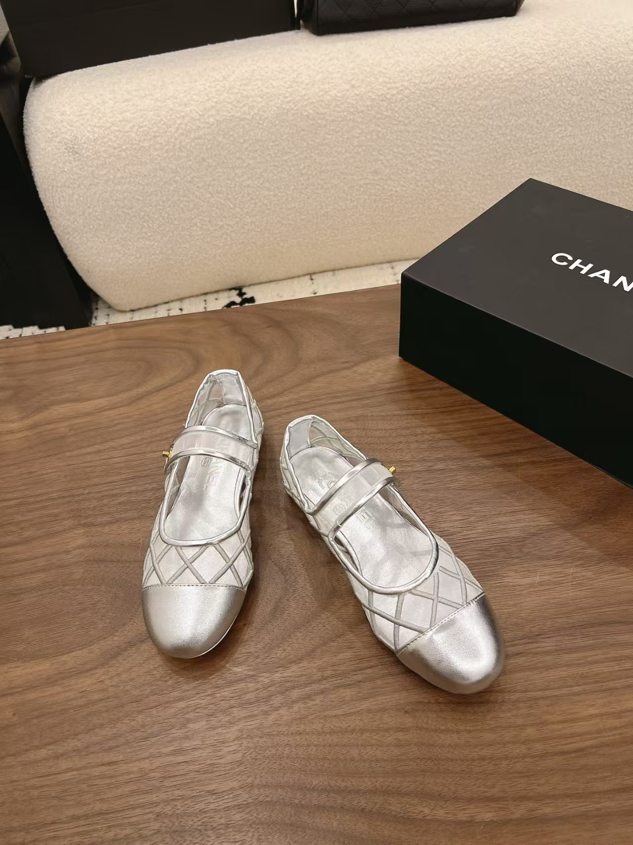ua Ch*el mary jane ballet flats
