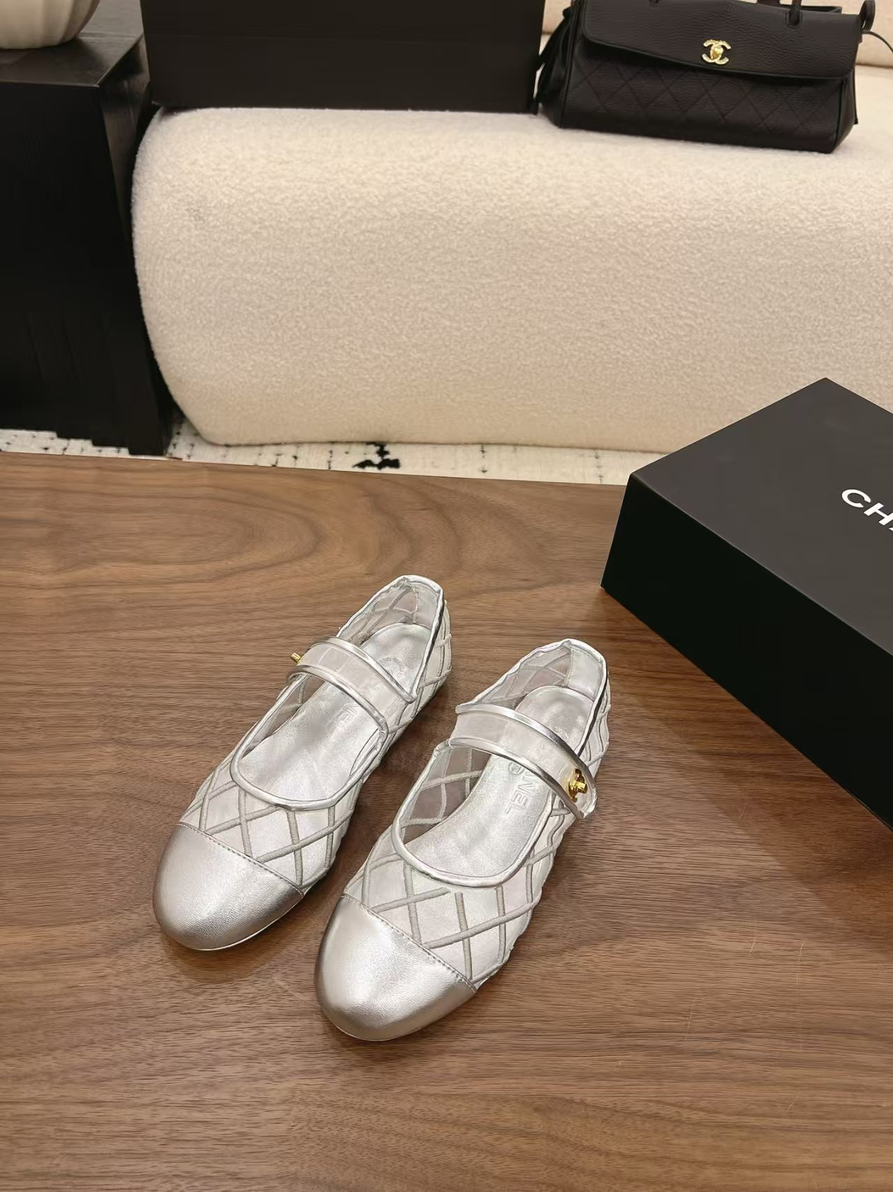 ua Ch*el mary jane ballet flats