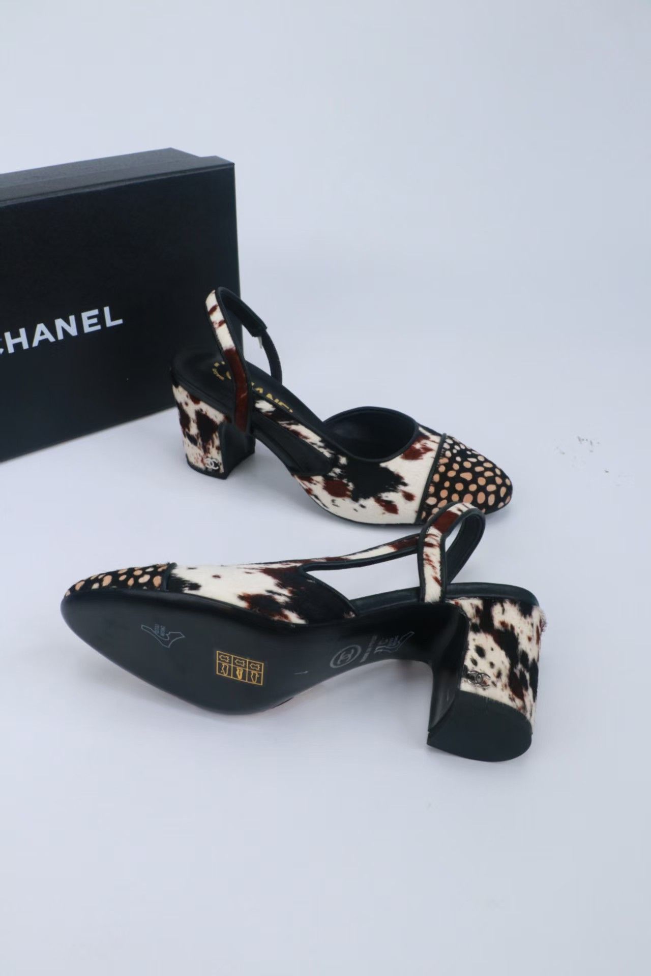 ua Ch*el slingback