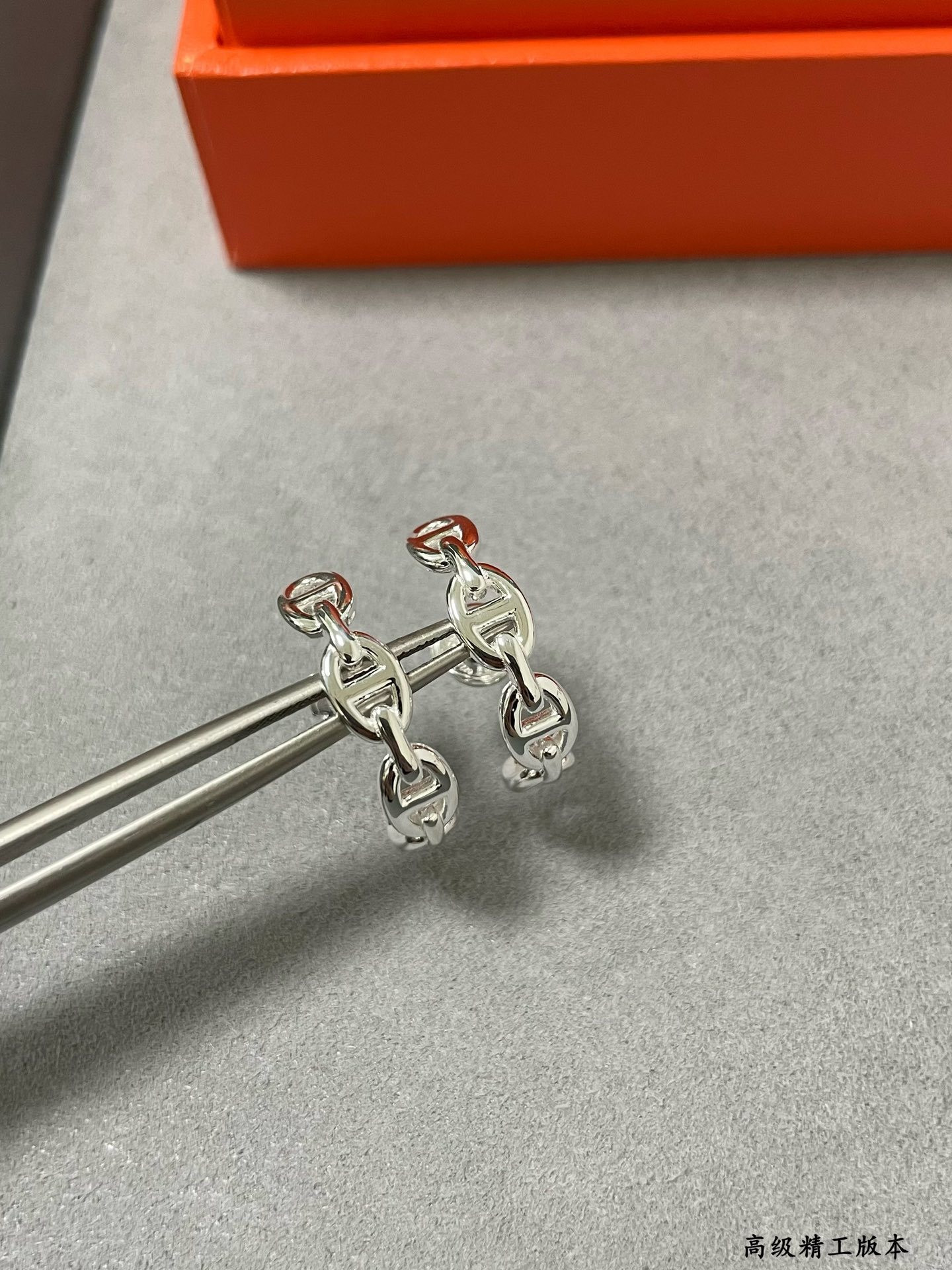 H**mes half-hoop pig nose earrings ag925