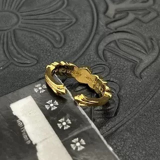 Ch**me He**ts open-ended small cross ring
