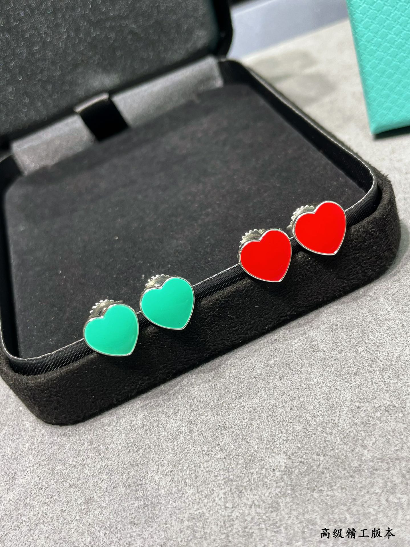 T*f*ny & Co. Heart Stud Earrings Ag925