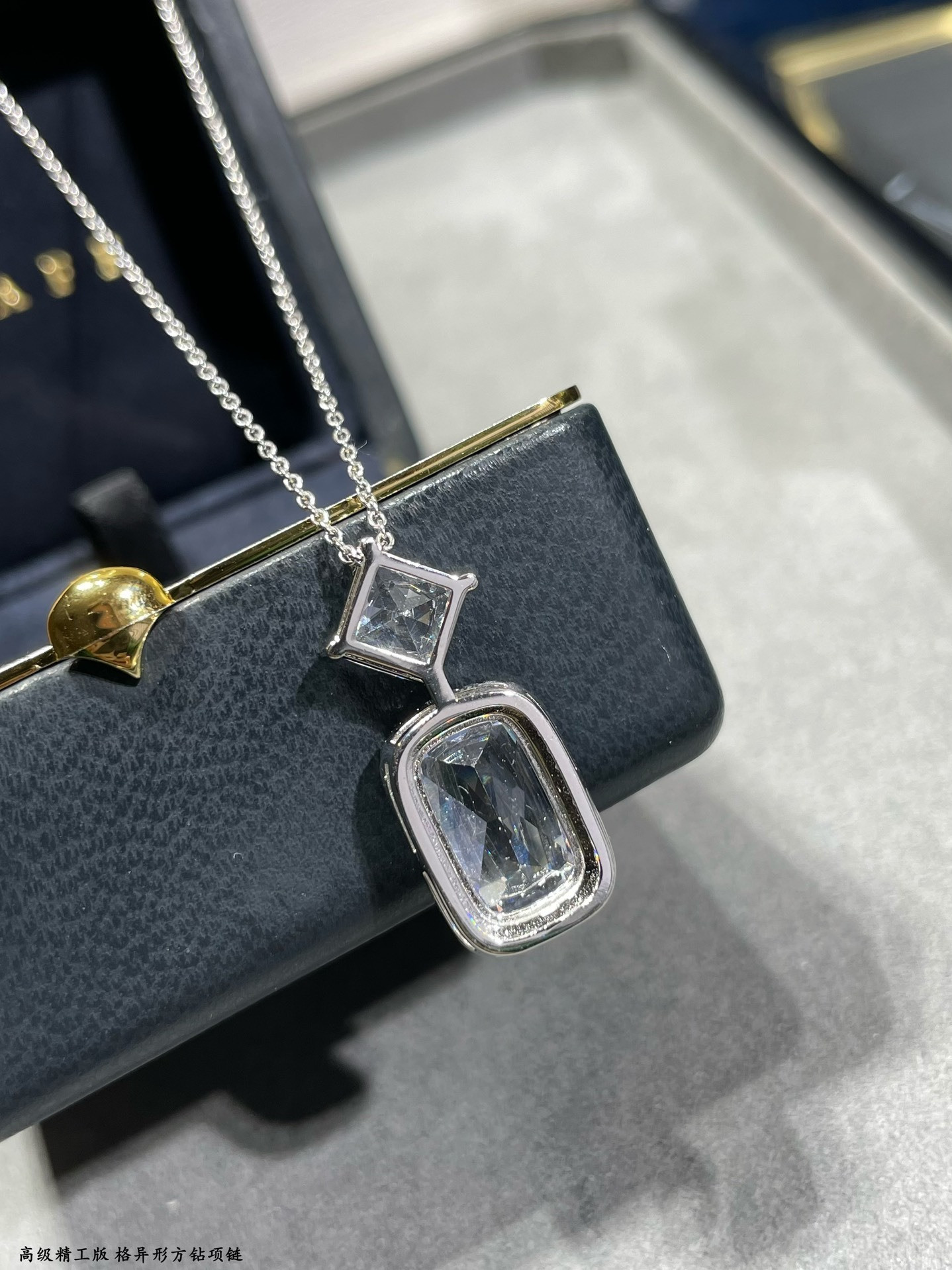 Gr*ff square di*m*nd necklace ag925