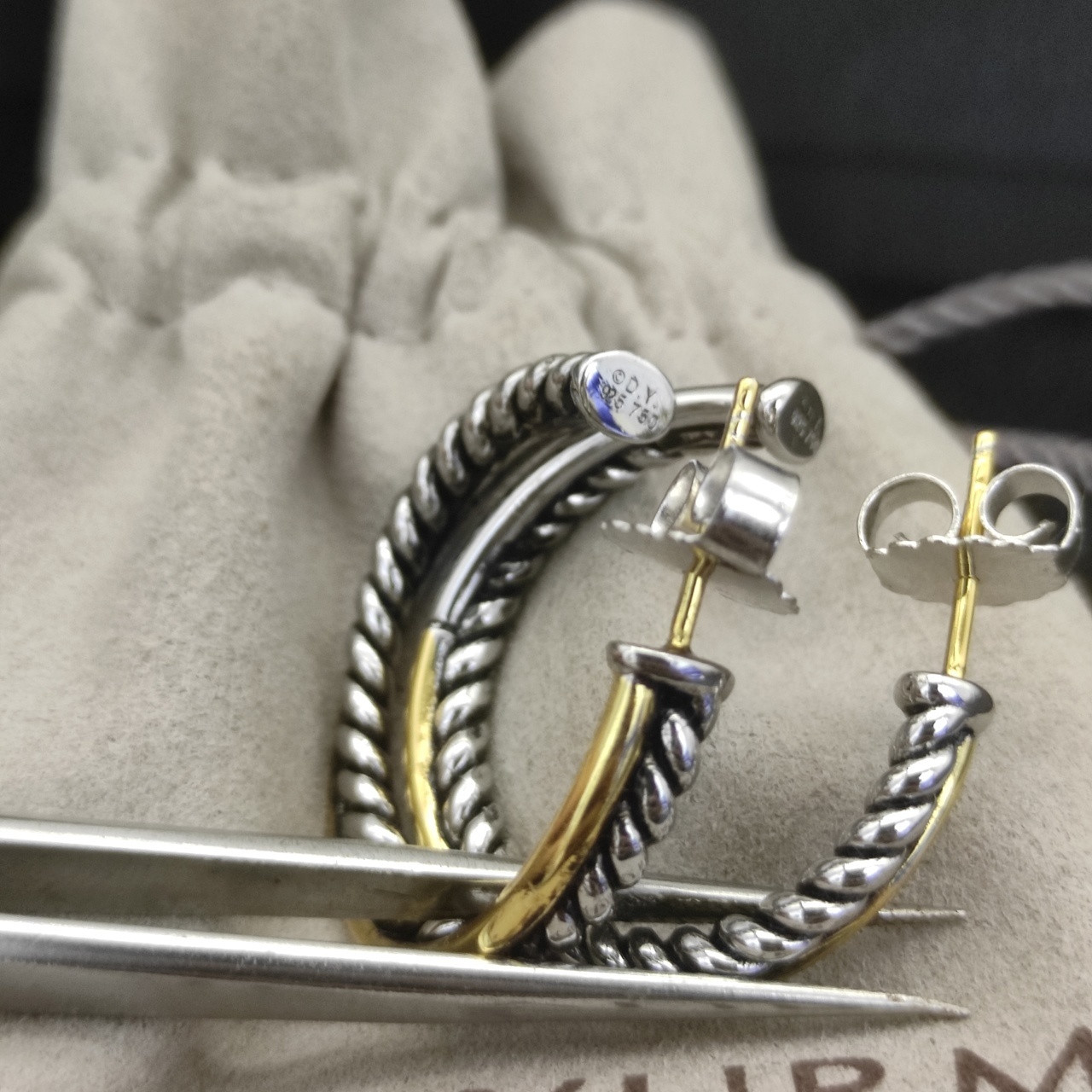 dau1d Yvrm*n lemniscate earrings(inner diameter about 2cm)