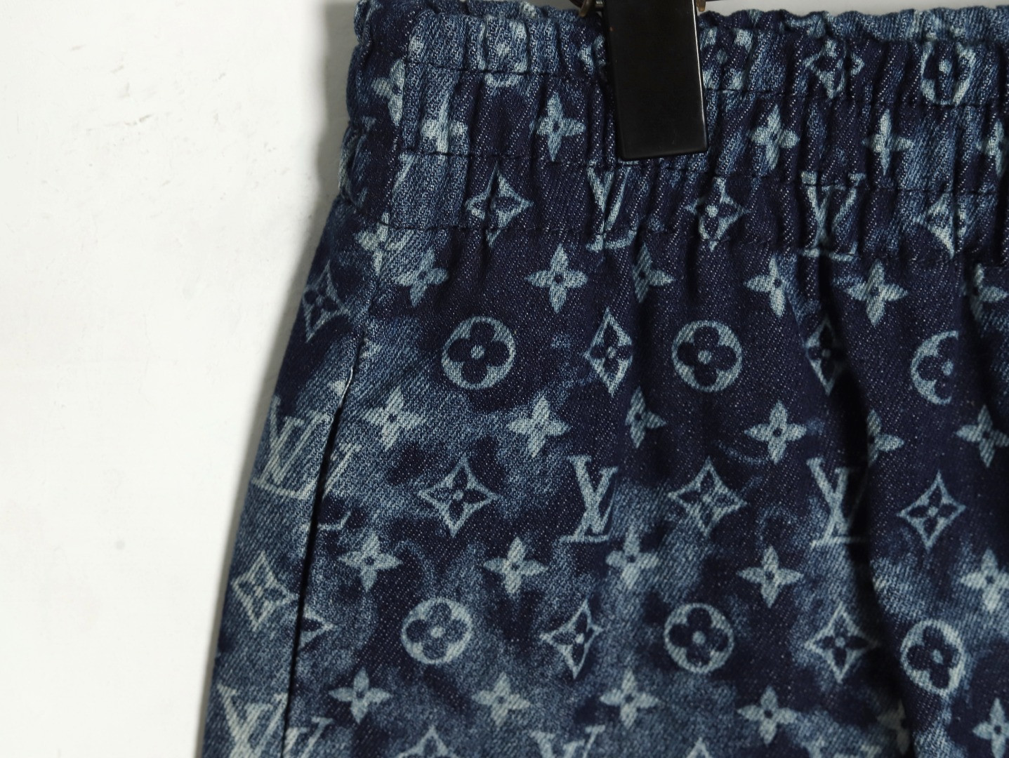 L0*is V*t0n LV 25ss shorts